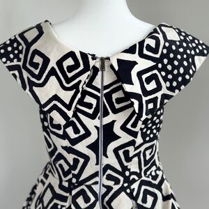 Black White Geometric Print Fit Flare Dress Size 2 Tall
